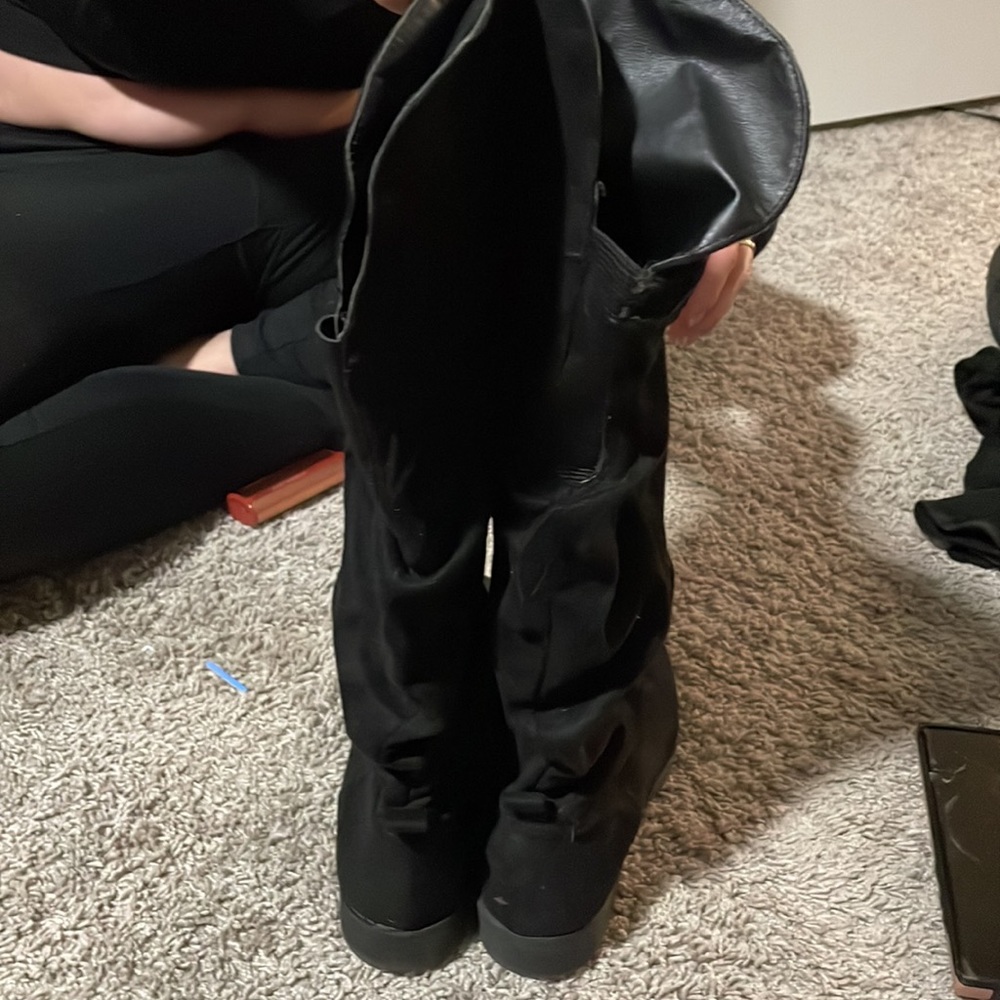 Black Flat Boots - image 4